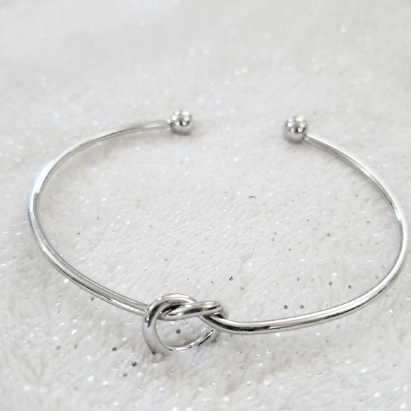 Silver love knot bangle silver bracelet NWT - Picture 5 of 7